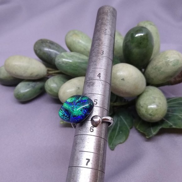 Dichroic Glass Cabochon Ring of Blues & Greens, Silver Tone Band Size 5 1/2 - Picture 7 of 7